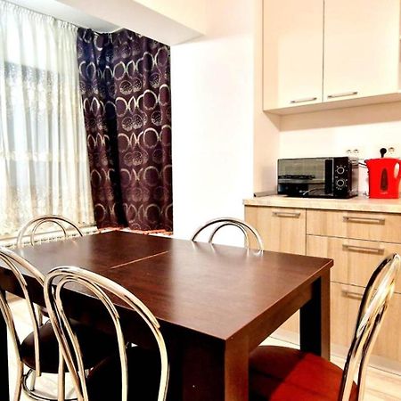 Big & Cosy Apartment With 3 Double Beds & 2 Bathrooms Iasi Buitenkant foto