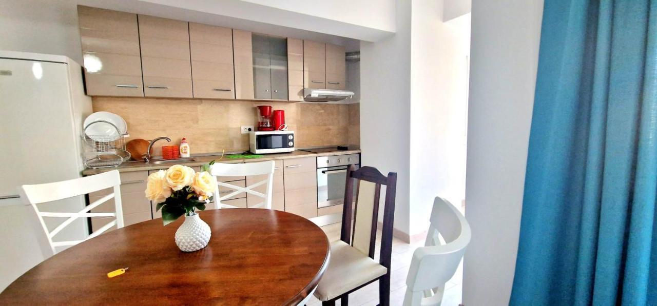 Big & Cosy Apartment With 3 Double Beds & 2 Bathrooms Iasi Buitenkant foto